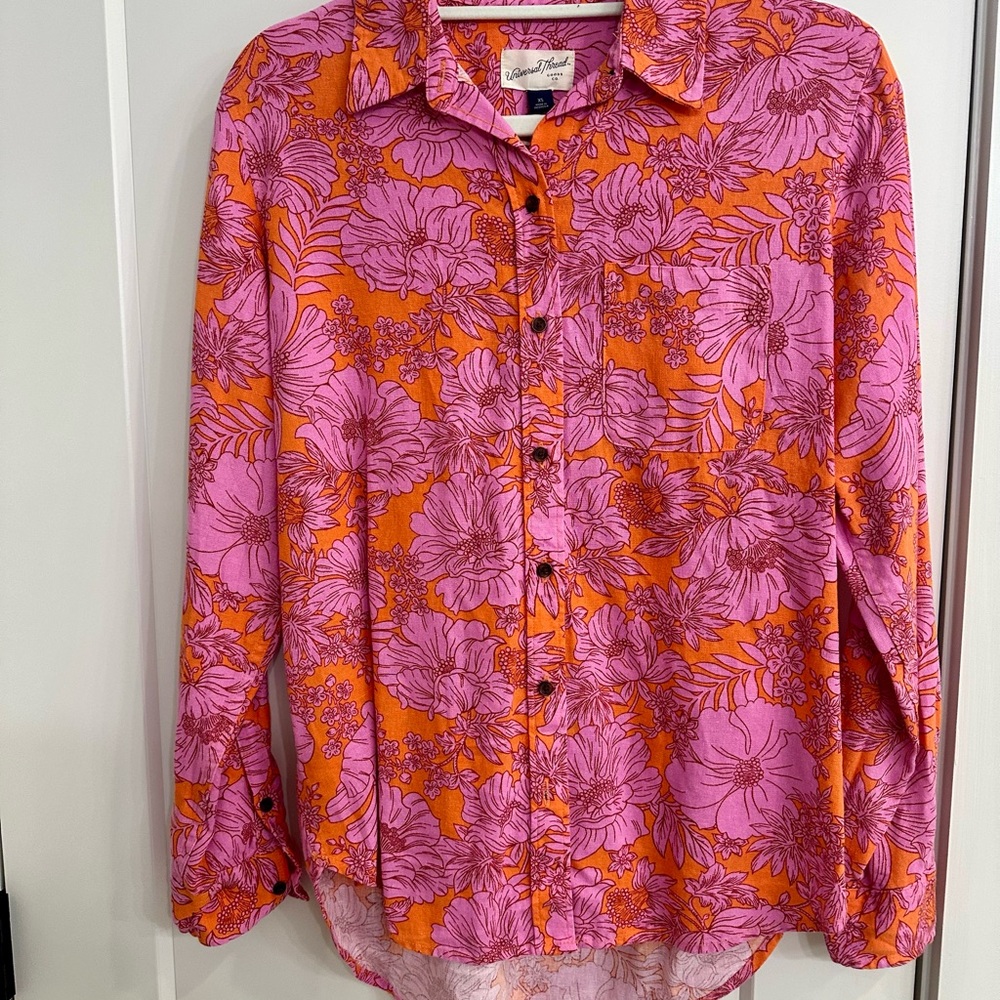 Universal Thread Pink Floral Button-Front Shirt on Orange